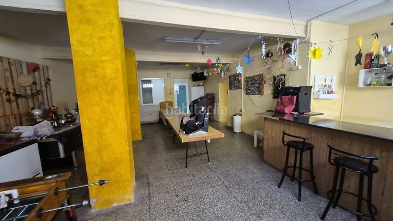 Foto 4653d4e9-cbed-4773-a14a-cc122989214e. Local comercial en calle jacinto benavente 29 excelente y amplio local esquinero en Villena