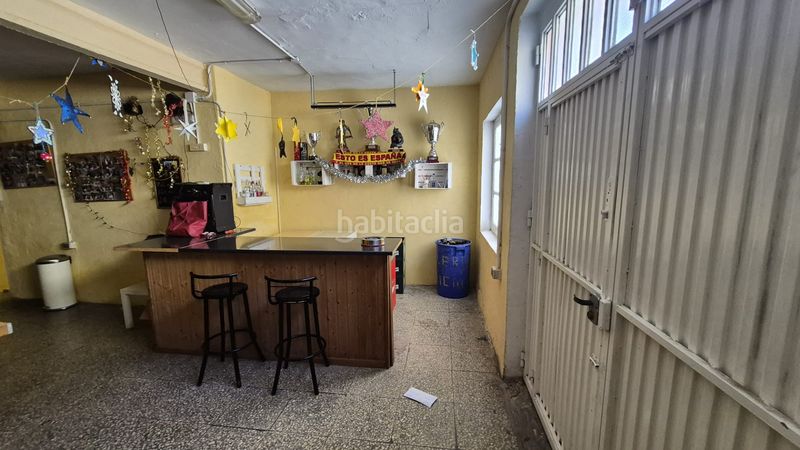 Foto 7f158e27-9859-4086-b67e-f3c3fe0b91f9. Local comercial en calle jacinto benavente 29 excelente y amplio local esquinero en Villena
