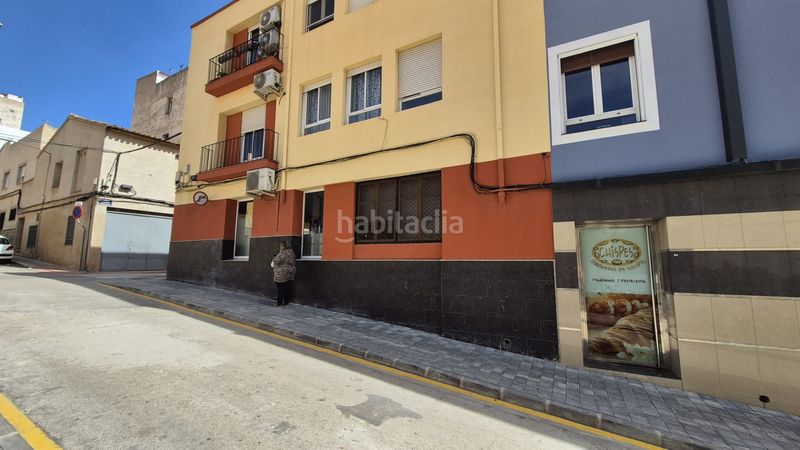 Foto 927b9c05-6b83-4b9c-876d-a2ae55036702. Local comercial en calle jacinto benavente 29 excelente y amplio local esquinero en Villena