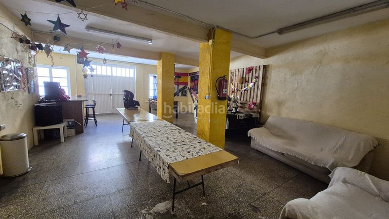 Foto c2ad870f-5e95-4fce-bb83-f5cf3acef7b5. Local comercial en calle jacinto benavente 29 excelente y amplio local esquinero en Villena