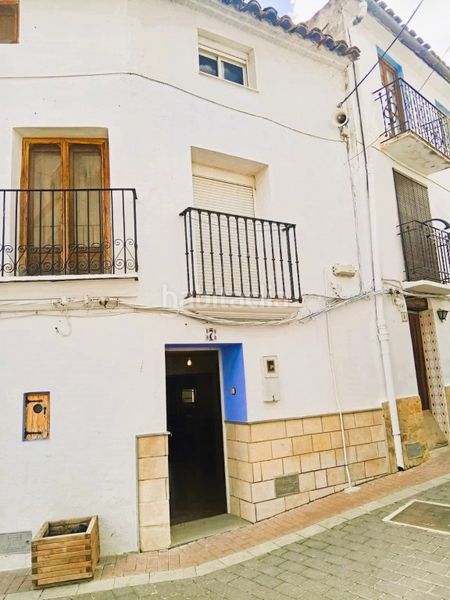 Foto 5d0220d8-5f18-4cdd-9624-07224df84e3e. Casa amb xemeneia a Sot de Chera