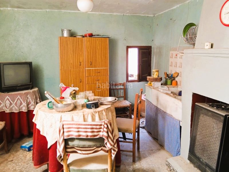 Foto a14ff8bd-2254-4ef6-8b7c-8247946724ee. Casa amb xemeneia a Chelva