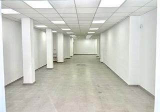 Geschäftsraum  Avinguda de gaspar aguilar. Se vende local con posibilidad de convertir en vivienda vacacion