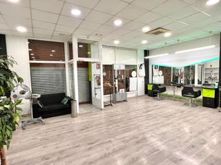 Traspàs Local Comercial a L´Hort de Senabre. Se traspasa peluqueria totalmente equipada