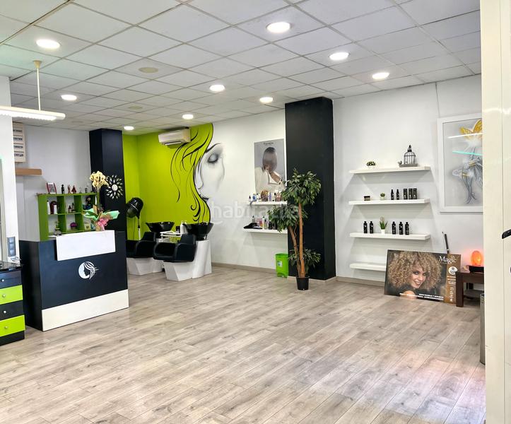 Foto 363e1338-dc75-4f41-94fc-bd2191189b95. Traspaso local comercial se traspasa peluqueria totalmente equipada en Valencia