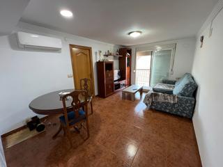 Pis  Camí d'alabau. Se vende vivienda en horno alcedo
