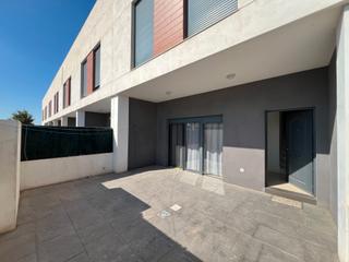 Casa a schiera  Escritor jose zahonero 21. Se vende chalet adosado en sagunto
