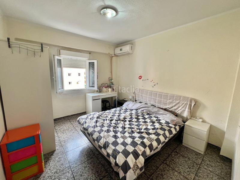 Foto c51bc30b-7915-4b3a-b40a-1d1ed412d13e. Flat in Avenida de la Paz Xirivella