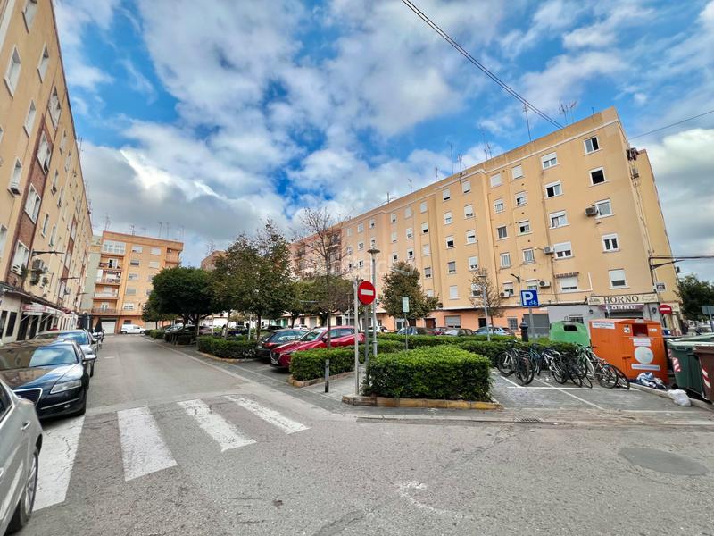 Foto d79677bf-2f83-4a07-a186-ccf3ba604de5. Flat in Avenida de la Paz Xirivella