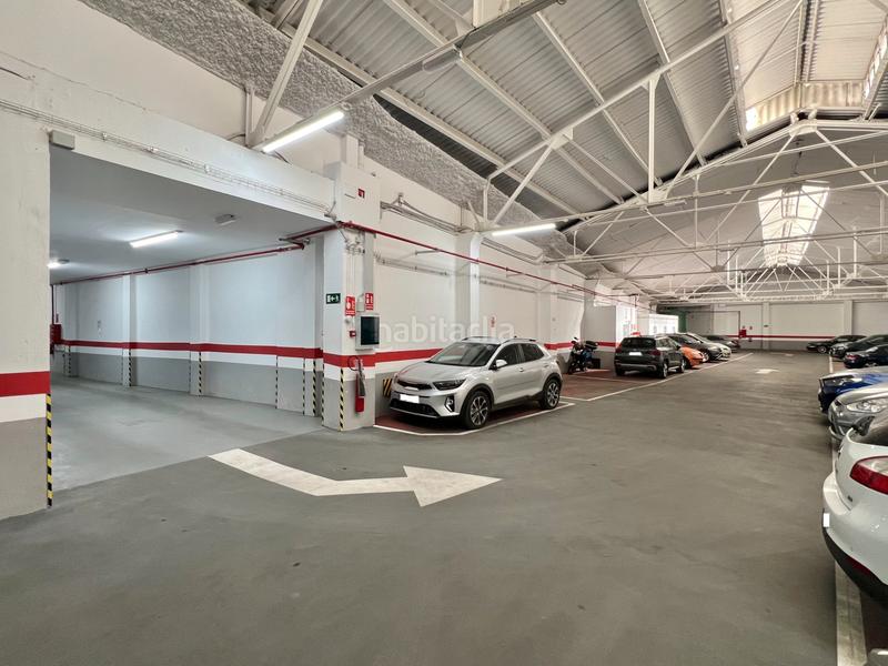 Foto ab9211e0-7ab8-43cd-b9e6-db816f3ecb37. Car parking in Nou Moles Valencia