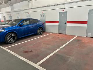 Aparcament cotxe  Carrer d'almoines. Se vende garaje con trastero en calle almoines