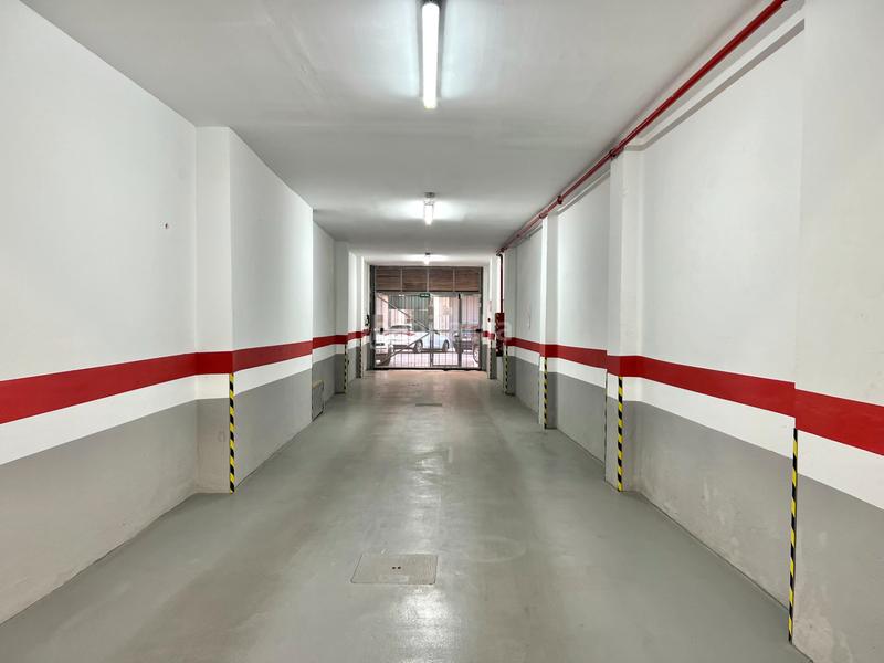 Foto e1f0bbbf-1d39-404e-ac78-08c34c6c8733. Car parking in Nou Moles Valencia