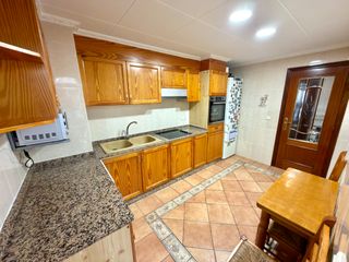 Miete Etagenwohnung  Carrer de montellano. Se alquila piso amueblado en xirirvella con garaje