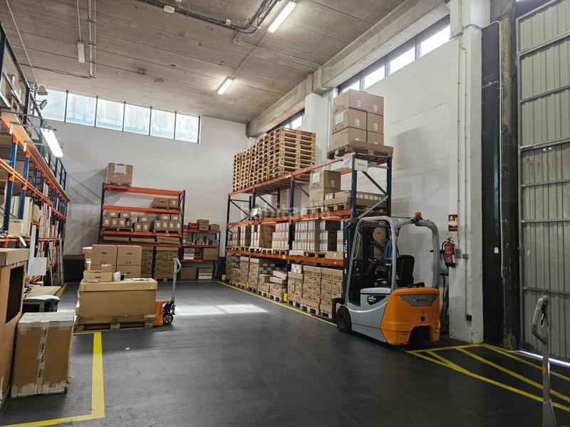 Foto 575158e2-d462-42de-80e0-c5b3d86afa24. Rent industrial building in Granvia LH Hospitalet de Llobregat (L´)