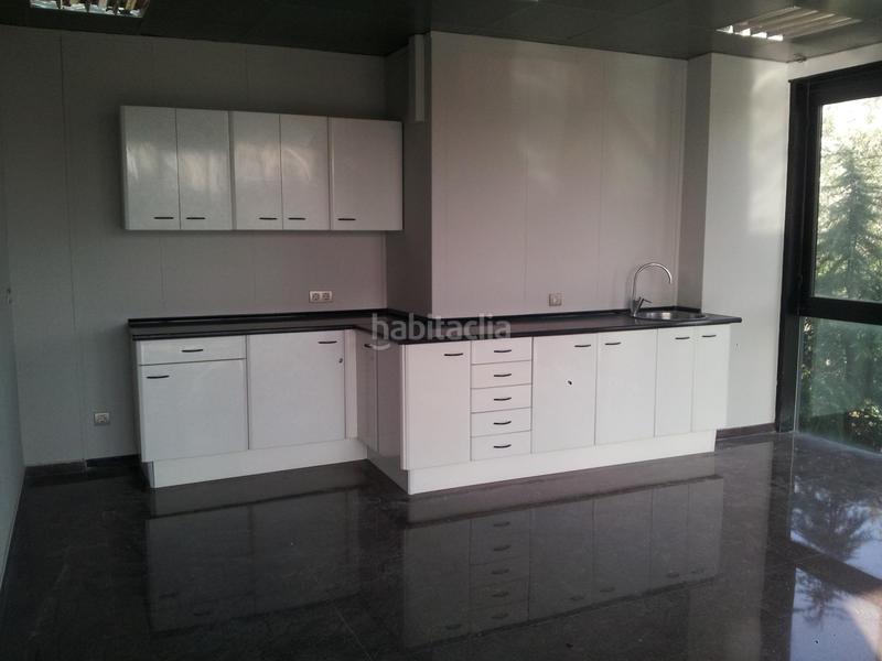 Foto ec633fcf-8632-42a2-9b63-66c70ee94427. Rent industrial building in Granvia LH Hospitalet de Llobregat (L´)