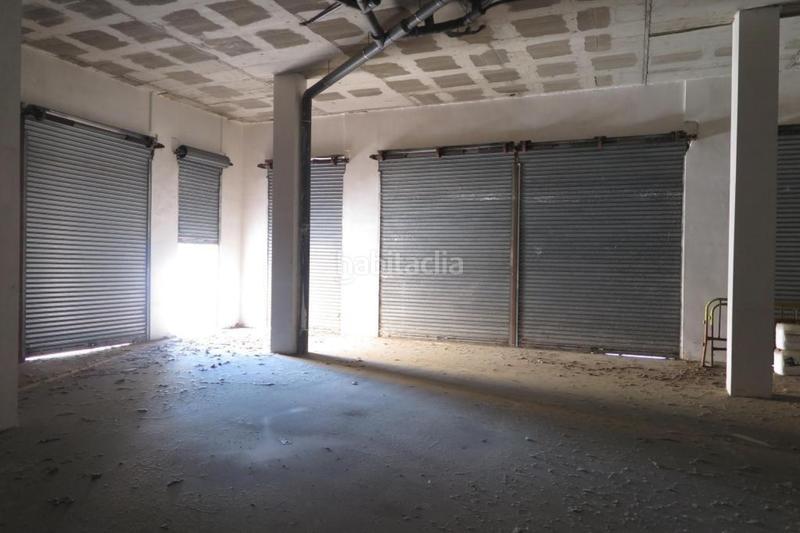 Foto aab5ddce-dcc8-43b5-8178-2c9b5616ceb5. Locale commerciale in Llagosta (La)