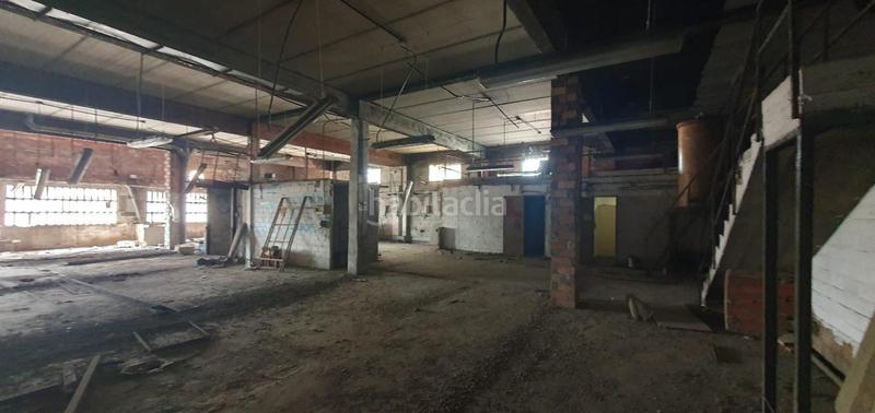 Foto 4a1d4b9b-c7f3-479b-9a5d-27d3523dcb10. Fabrikhalle in Ajuntament-Maragall Ripollet