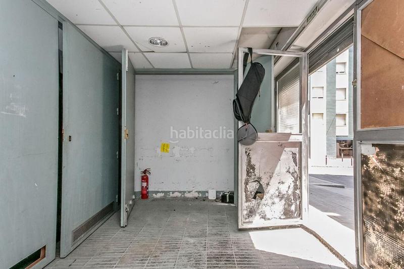 Foto c7c350f6-e183-425f-8b39-f4a67db26e37. Business premise in Horta Barcelona