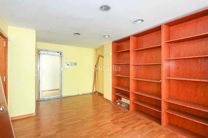 Foto 06420ed7-5528-401b-bf41-ed6d0ab822d9. Bureau dans La Bordeta Barcelona