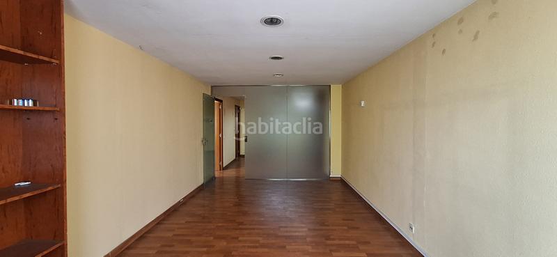 Foto 1b5d2f19-0c44-4bcd-84bf-e6f5ccea4fef. Bureau dans La Bordeta Barcelona