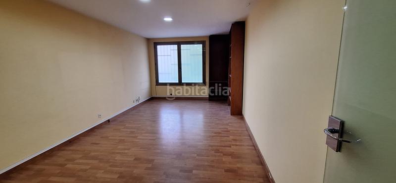 Foto 1fbf9d44-a5de-4184-a331-bf752be68120. Bureau dans La Bordeta Barcelona