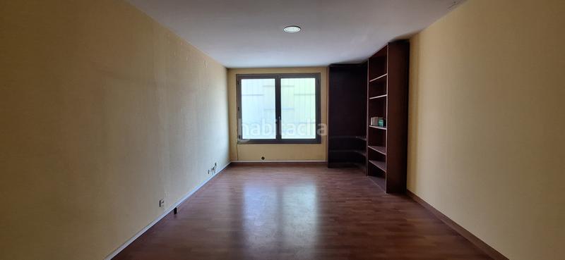 Foto 4932503d-3045-4817-a987-d8fa7d6c1125. Bureau dans La Bordeta Barcelona