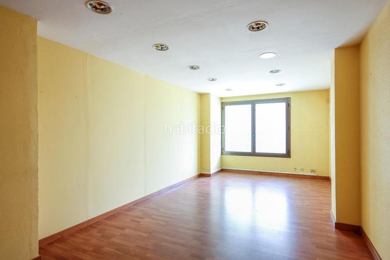 Foto 571160f9-f075-4644-9183-4efa18cafaf1. Bureau dans La Bordeta Barcelona