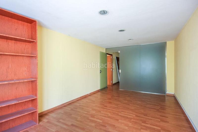 Foto 71552aae-505c-4c1a-a563-081a7e8331f0. Bureau dans La Bordeta Barcelona