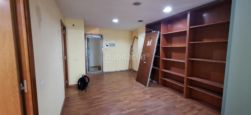 Foto 7df106d6-28f5-4c9b-b28e-0ece659dfb8a. Bureau dans La Bordeta Barcelona