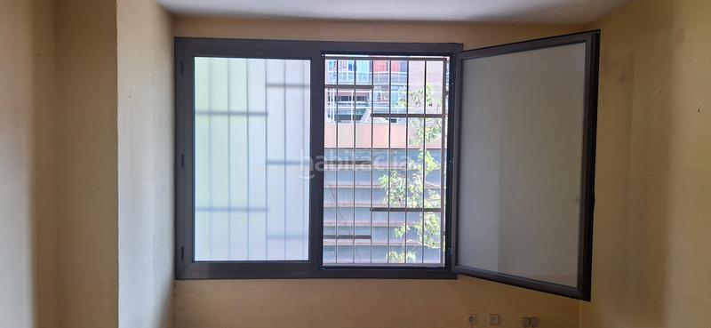 Foto b0a3fd04-0515-460b-8b12-69619d75e5a1. Bureau dans La Bordeta Barcelona