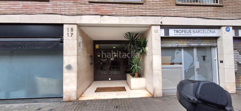 Foto c86d5386-fe4a-432d-9299-816e3d253c2c. Bureau dans La Bordeta Barcelona