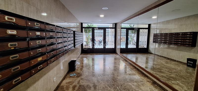 Foto f8f46f15-1a24-4af3-818c-44fe9578b5bc. Bureau dans La Bordeta Barcelona