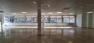 Lloguer Oficina  Barcelona - calle galileu. Oficina en alquiler con nueva terraza en calle galileu  les cort