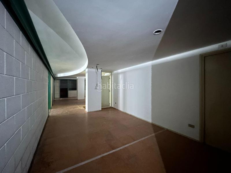 Foto e184d5da-e15c-4a77-9f0a-8a45f8c1dd93. Local comercial amplio local en venta en zona alta en Barcelona