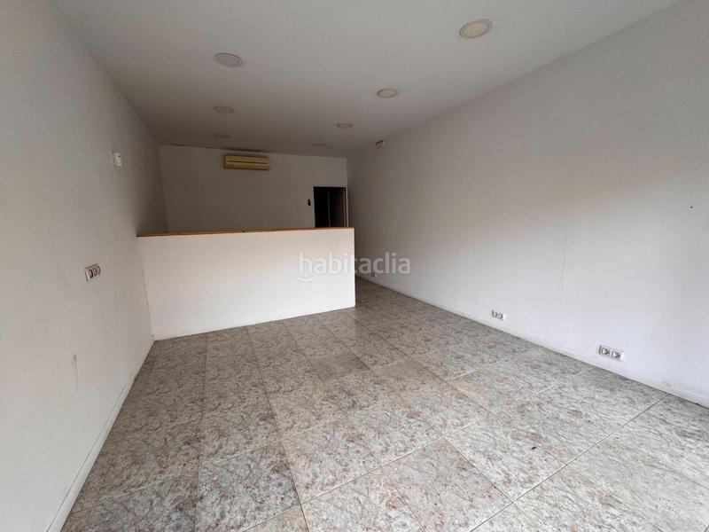 Foto 32ac7ac8-209f-41e6-bb2b-e70ce0e9ca8b. Local comercial amplio local comercial en sant andreu, avinguda meridiana en Barcelona