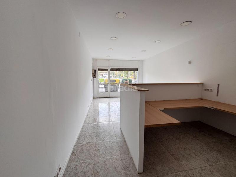 Foto 4b437ed9-7865-4106-ae61-8023a22985d9. Local comercial amplio local comercial en sant andreu, avinguda meridiana en Barcelona