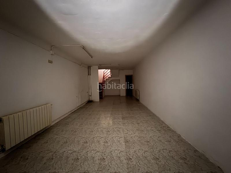 Foto a6d056d2-9923-481d-a1c0-9cc2e5a43dc1. Local comercial amplio local comercial en sant andreu, avinguda meridiana en Barcelona