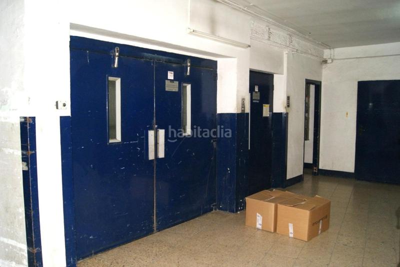 Foto 4cac5330-5acb-4dc4-9c91-633c4c9a7fcb. Alquiler local comercial local en venta o alquiler en calle rosselló, 105 barrio de cerdanyola en Mataró