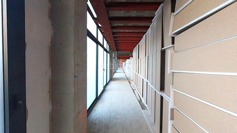 Foto 4509dcfd-092e-4a37-b03b-0a5d9c99fa77. Alquiler local comercial  en alquiler en av. carrilet, 2, la marina montjuic en Barcelona