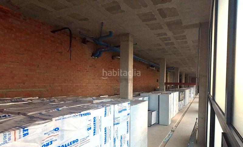 Foto f0f9222e-b89b-48bd-8773-502308ce4122. Alquiler local comercial  en alquiler en av. carrilet, 2, la marina montjuic en Barcelona