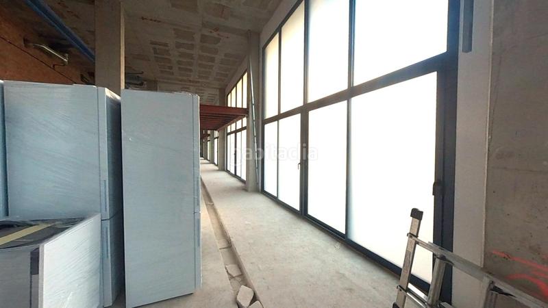 Foto 4099798e-8cfe-4ade-bd05-fe65ab00e24b. Rent business premise in La Bordeta Barcelona