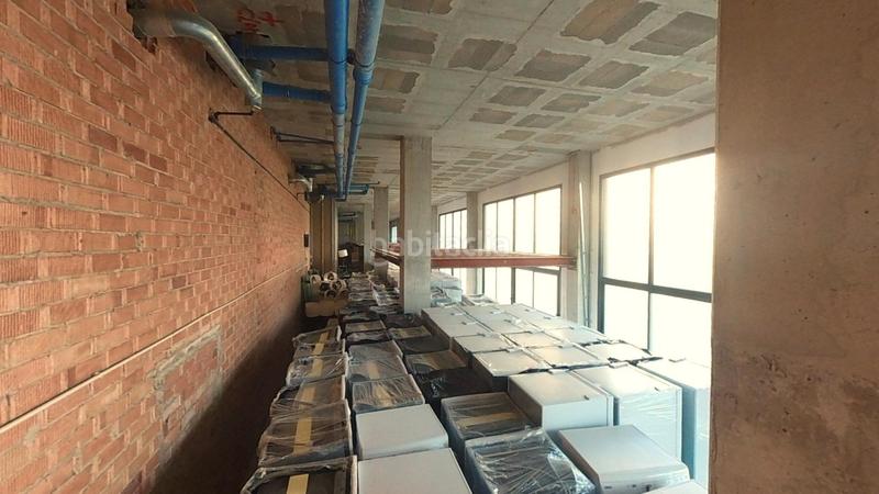 Foto 725f5264-ddf6-4d96-bb3f-68c3e04cd3a2. Rent business premise in La Bordeta Barcelona