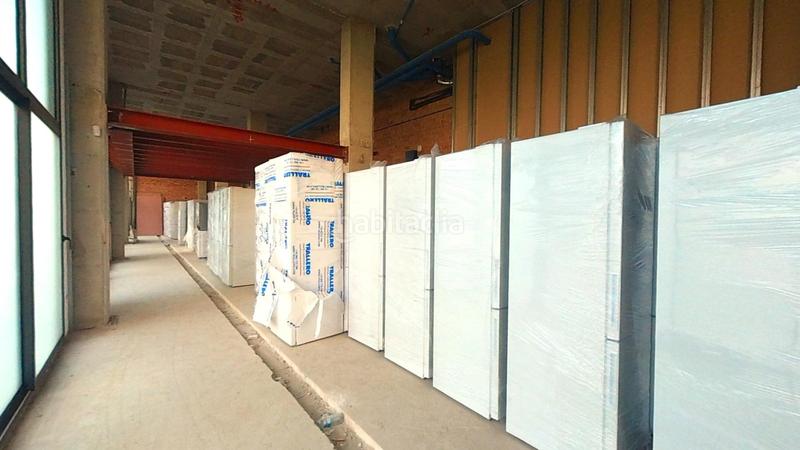 Foto 9348fe6d-2717-4020-b5b5-05aca7ca0506. Rent business premise in La Bordeta Barcelona