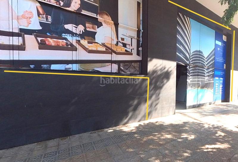 Foto f8259a3f-5734-4453-ae92-29cbec005606. Rent business premise in La Bordeta Barcelona