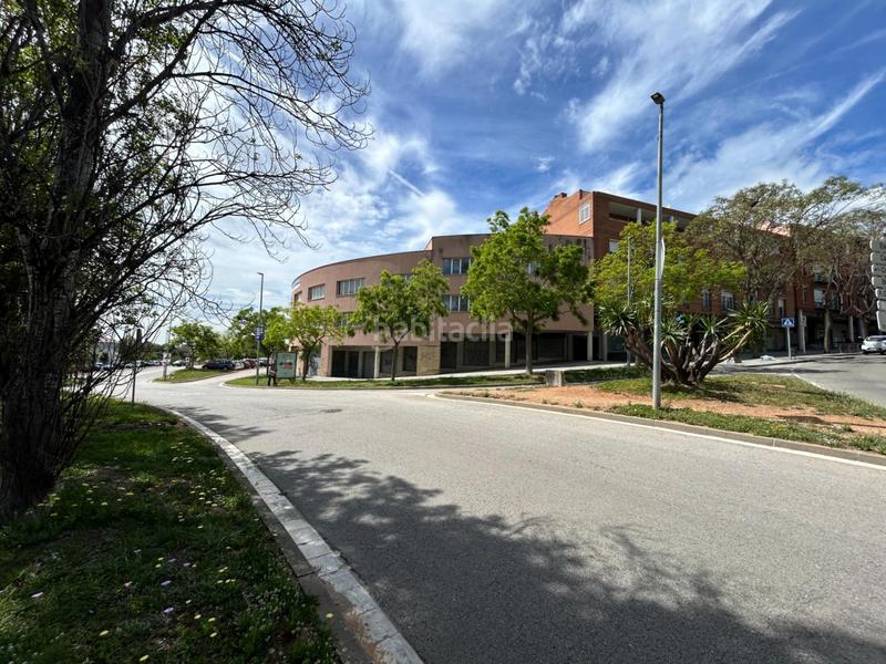 Foto 2a27048c-59c2-4fb4-ab68-725a82a3aa1e. Local comercial a Santa Coloma de Cervelló