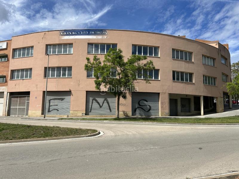 Foto b93734ca-d9a1-4fc5-bc6e-e5afde378cf7. Local comercial a Santa Coloma de Cervelló