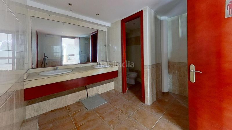 Foto 72b117f4-6f0f-47ee-8c6d-85b6de763ded. Local comercial a Centre Prat de Llobregat (El)