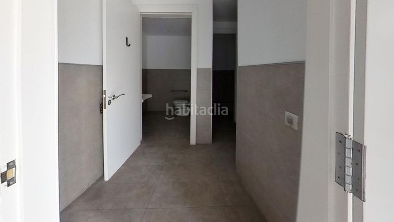 Foto a60f3099-8407-4fc7-9acc-22f328d638aa. Local comercial a Centre Prat de Llobregat (El)