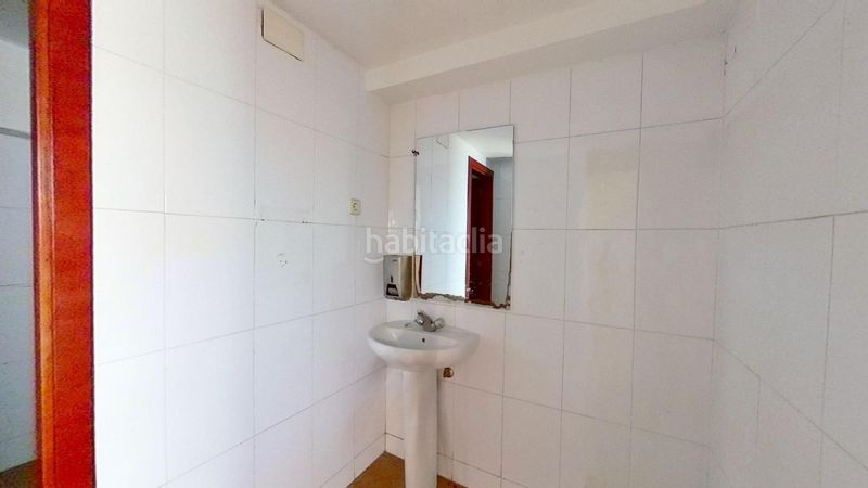 Foto d4a2919f-f5c4-4609-8bf5-1b81d46c1e54. Local comercial a Centre Prat de Llobregat (El)