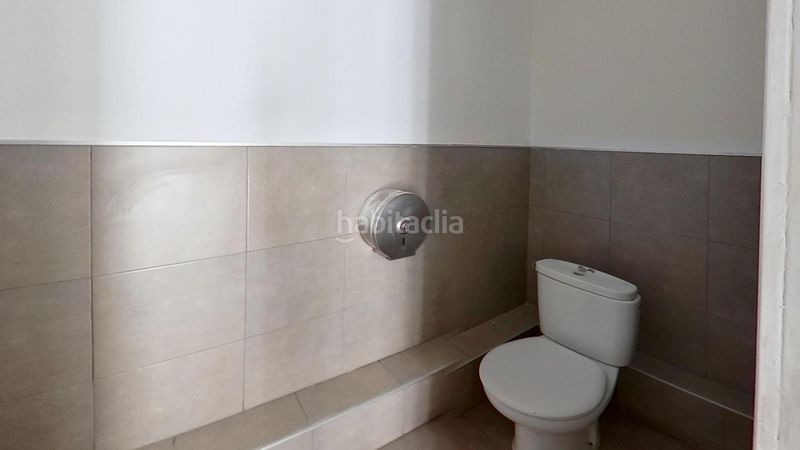 Foto d92a3c34-7ce5-43a3-8d60-57936cf2947e. Local comercial a Centre Prat de Llobregat (El)